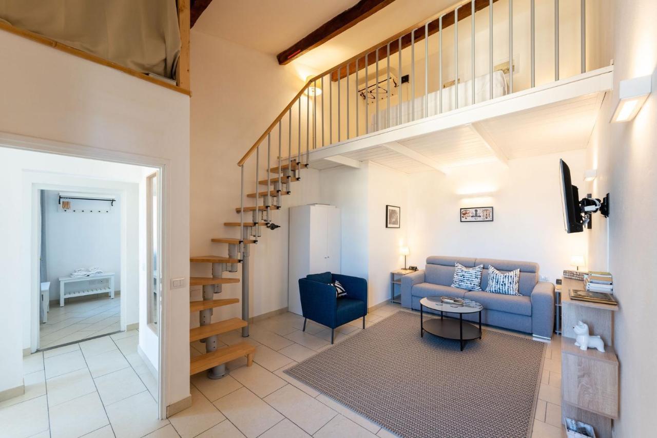 Porcellana Apartment